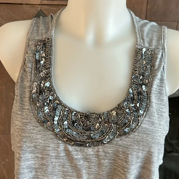 Women’s ruffle tank top sleeveless lavish medium - Picture 2 of 4